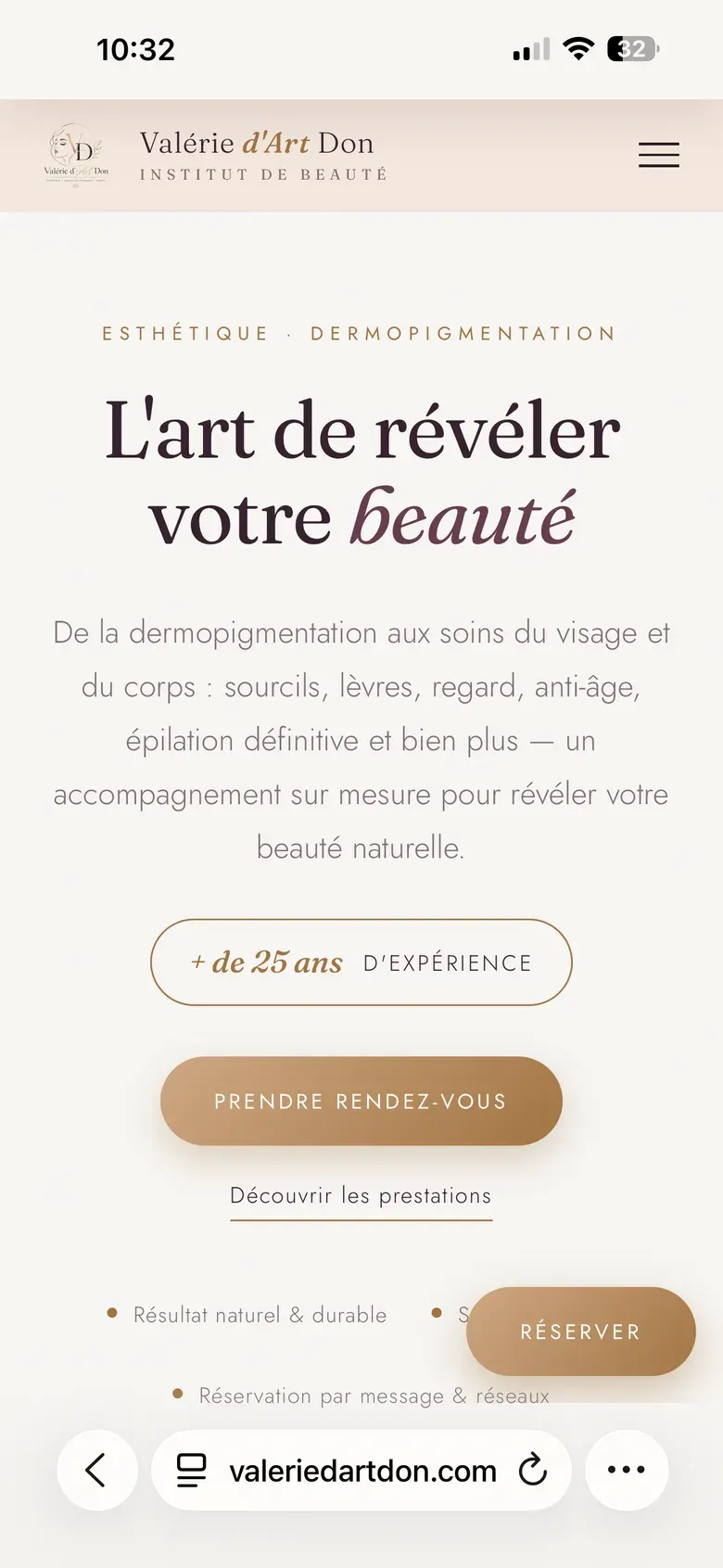 Valérie d’Art Don website on a phone